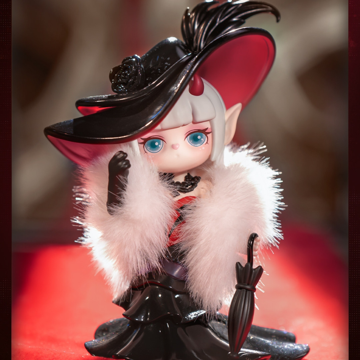 Beautiful and noble Countess Suri with a large black hat and white fur coat .