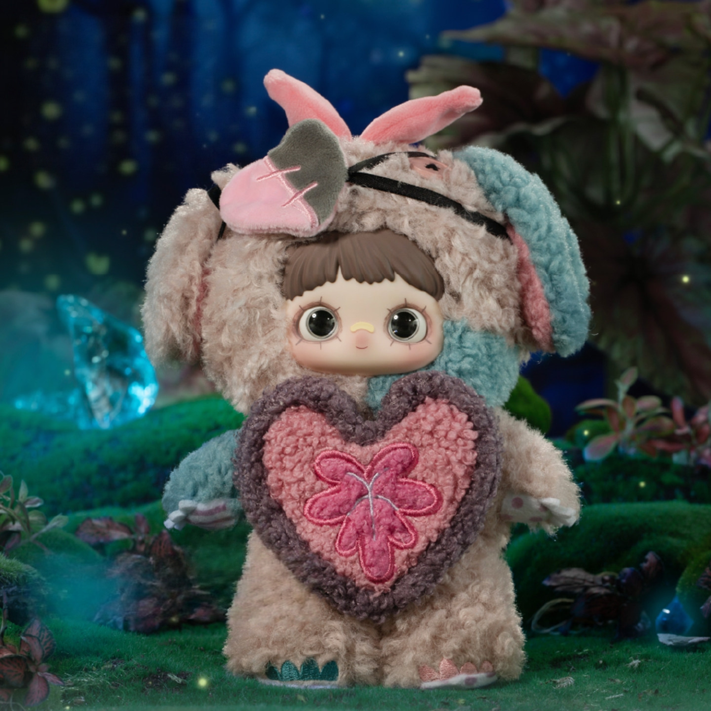 Cute Dog MAYMEI is in light brown colour. The pink heart-shaped decoration in the center can be removed.