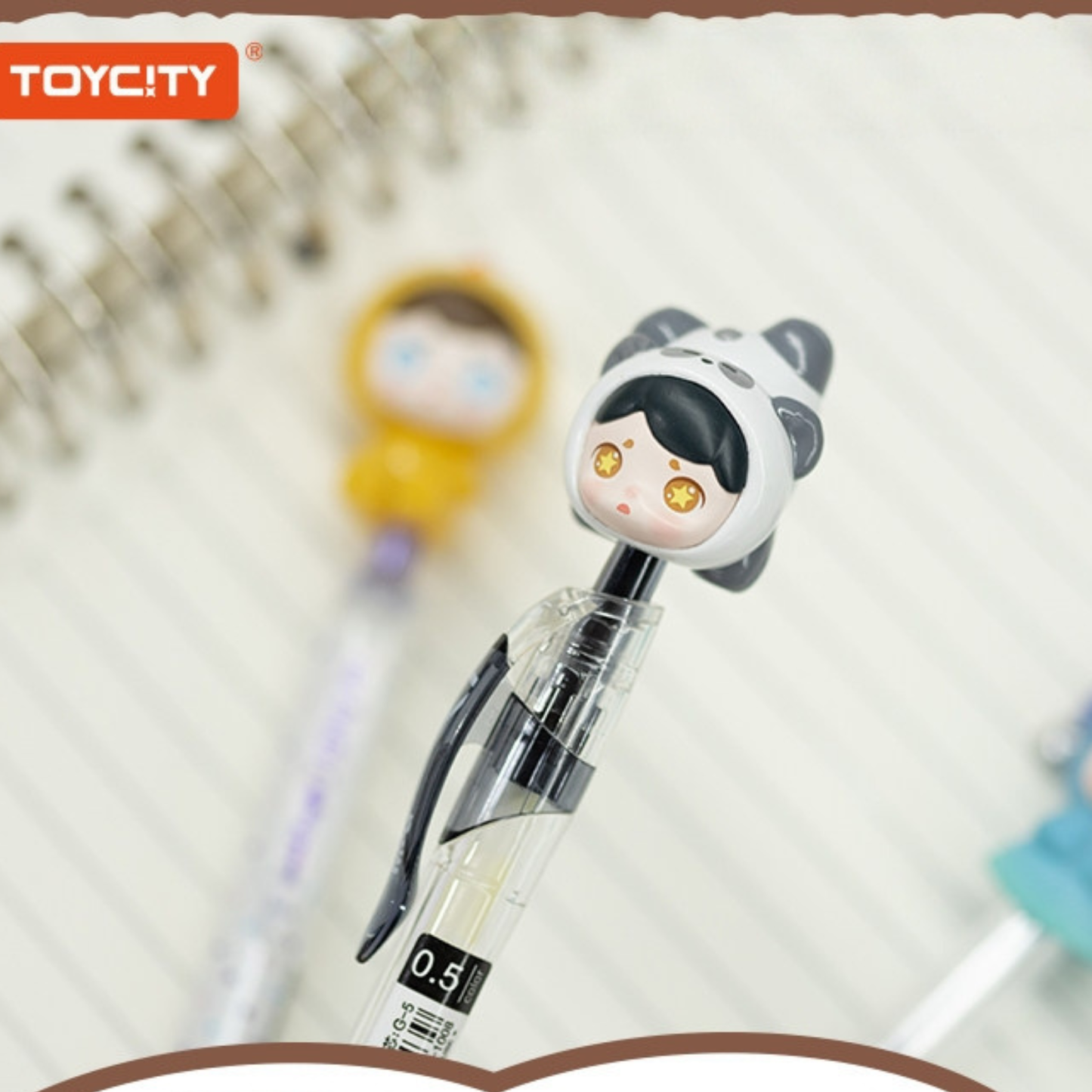  Adorable LAURA Animal Magnetic Sticker can be easily attached to metal surfaces such as car interiors, refrigerator doors, pen caps, stationery accessories or small household items.