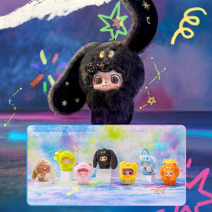 Set of really cute fluffy Q kids with different colours and expressions. Six regular variants and one hidden variant. They can also be used as bag charms that adds a touch of whimsy wherever you go.